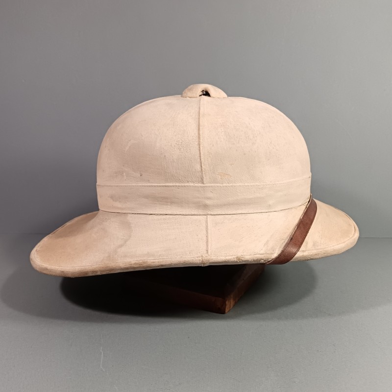 CASQUE COLONIAL EN TOILE BLANCHE ET LIEGE DE TYPE ANGLAIS FABRICATION FRANCAISE OU ANGLAISE MILITAIRE ARMEE DE LIBERATION FNFL